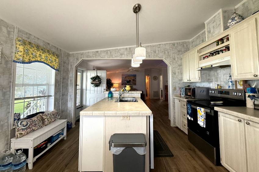 17 West Road a Palmetto, FL Mobile or Manufactured Home for Sale
